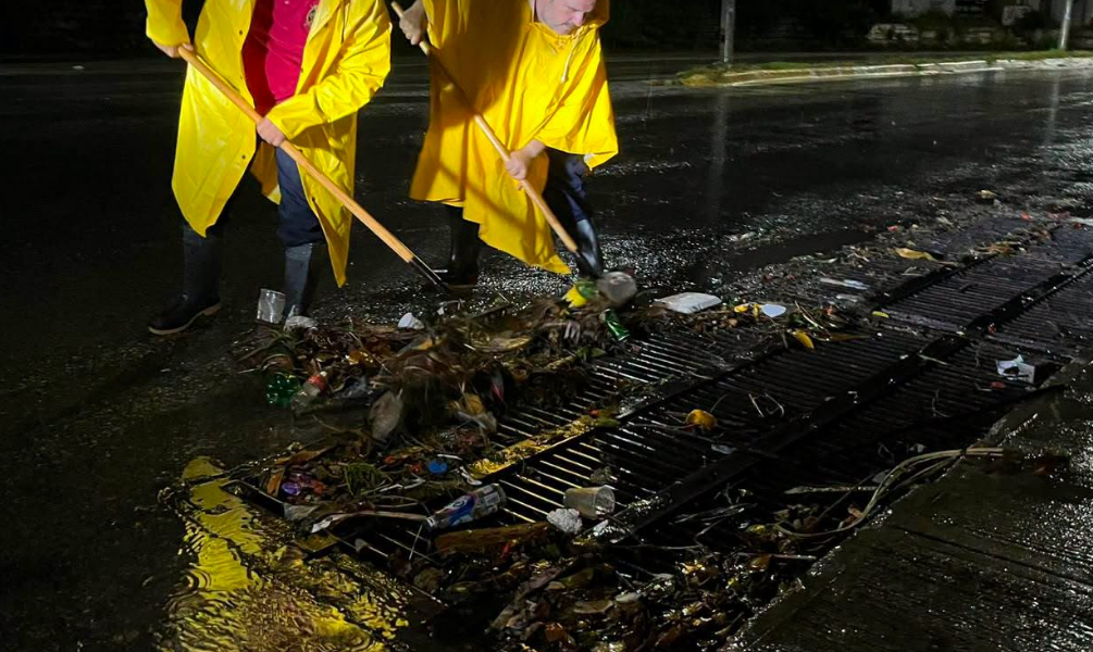 Campeche se inunda por la basura acumulada en alcantarillado