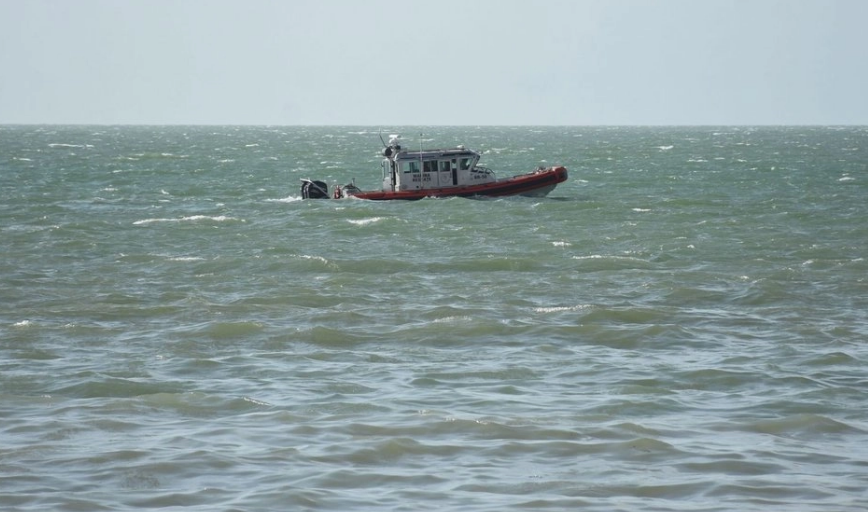 Denuncian mancha de hidrocarburo en la costa de Campeche