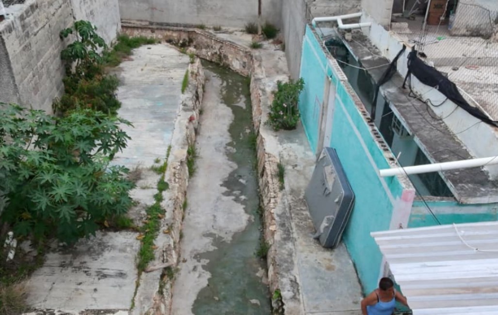Denuncian abandono de obra en canal pluvial