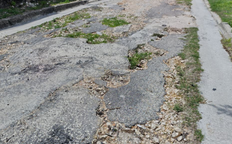 Denuncian más vialidades abandonadas por el Ayuntamiento