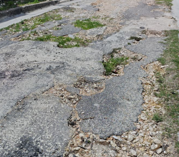 Denuncian más vialidades abandonadas por el Ayuntamiento
