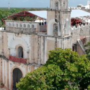 Parroquia de Calkiní avanza en su restauración.