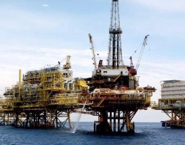 Grupo armado asalta complejo petrolero Ku Maloob Zaap en Campeche