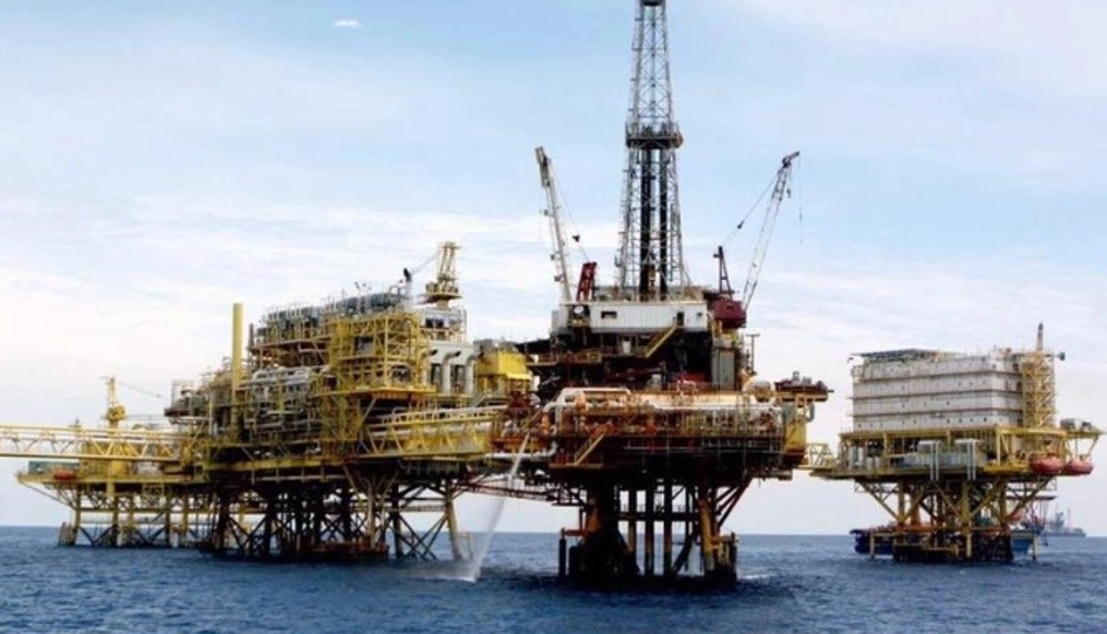 Grupo armado asalta complejo petrolero Ku Maloob Zaap en Campeche