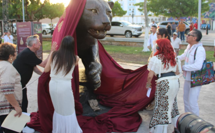 Inauguran estatua de jaguar en Campeche "para no olvidar"