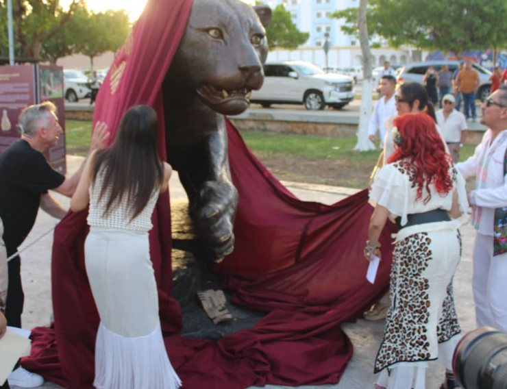 Inauguran estatua de jaguar en Campeche "para no olvidar"
