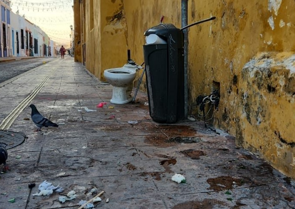 La basura se "apodera" del centro histórico y aumenta la preocupación