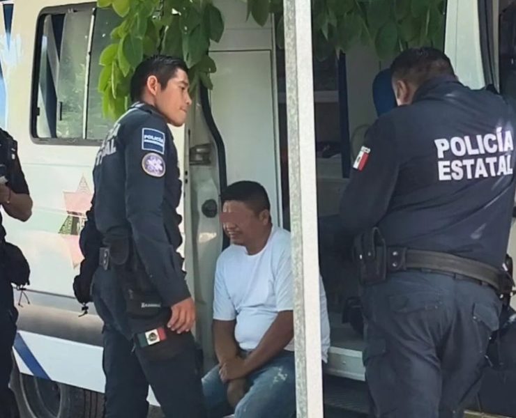 Choque por alcance deja a motociclista lesionado