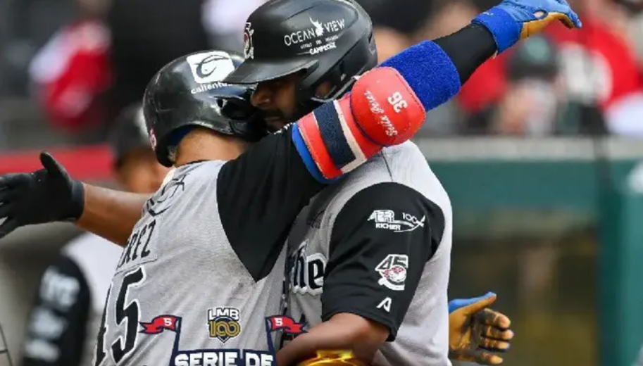 Joe Record domina desde la lomita