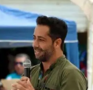 Candidato a gubernatura arremete contra titular de Seguridad