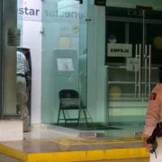 Activan alarma de banco tras detectar a sospechoso