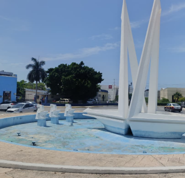 Vecinos limpian la Fuente de la Lancha ya que el ayuntamiento no lo hizo