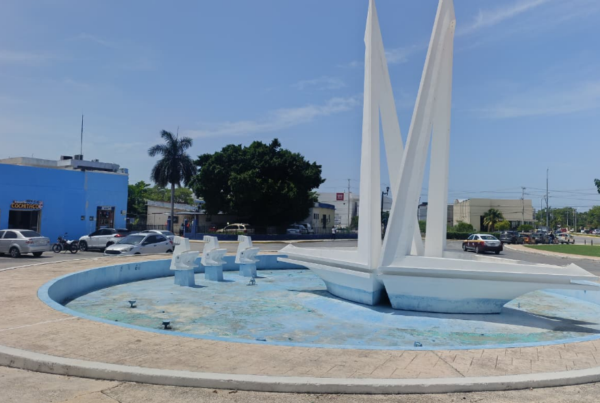 Vecinos limpian la Fuente de la Lancha ya que el ayuntamiento no lo hizo