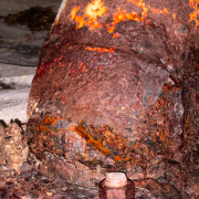 Un poste oxidado colapsa en la colonia Minas, Campeche