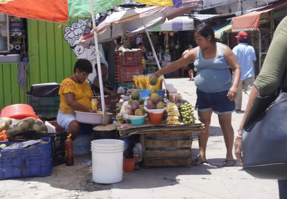 "Huacaleritas" de Campeche denuncian abandono en el Mercado Pedro Sainz de Baranda