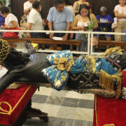Tradicional cambio del Perizonium del Cristo Negro, Campeche