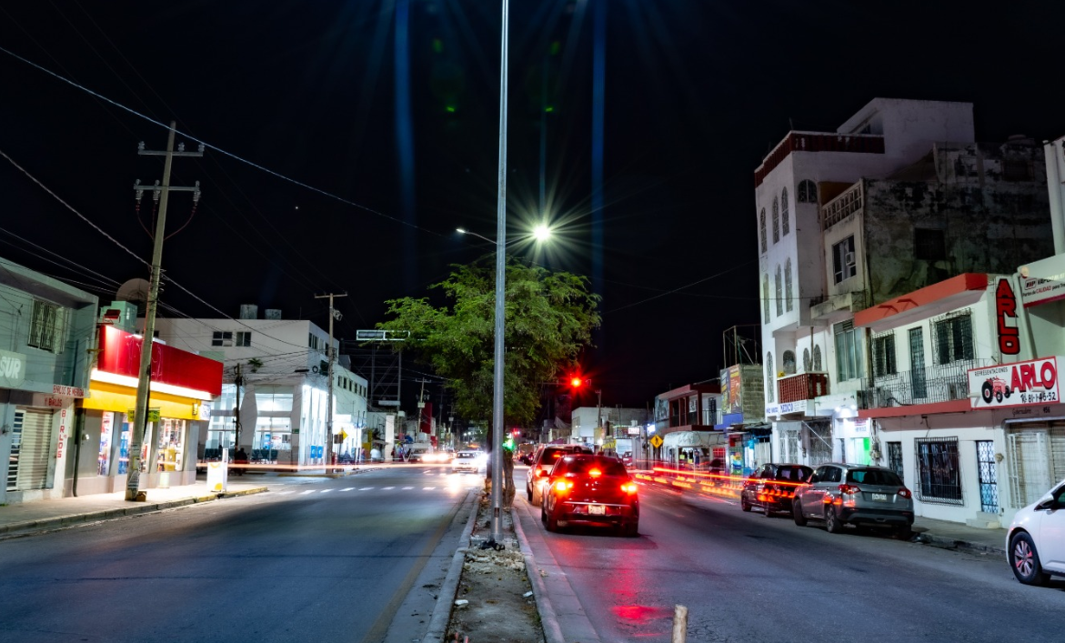 Velocidad y pavimento mojado en la capital