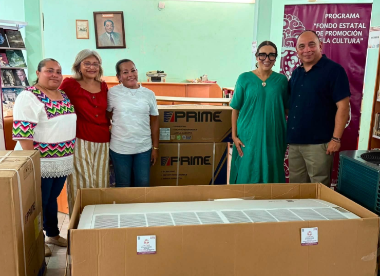 La Biblioteca Pública Municipal de Hopelchén recibe nuevo equipo
