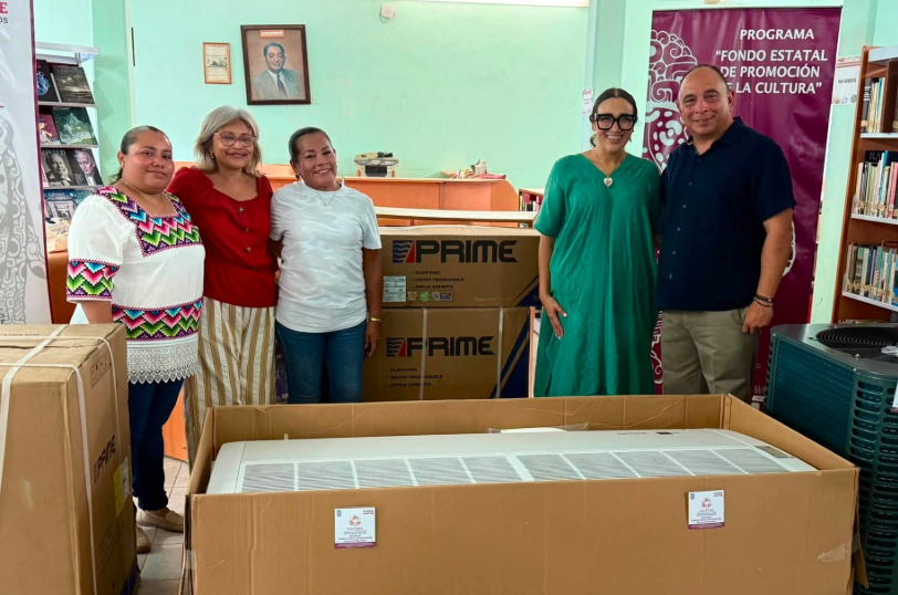 La Biblioteca Pública Municipal de Hopelchén recibe nuevo equipo
