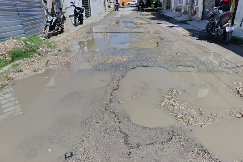 Bello Horizonte se une al problema de baches en Campeche
