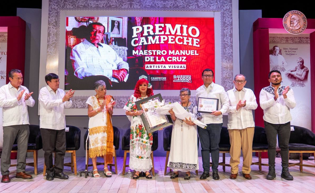 Sansores al encabezó entrega de varios premios en Campeche