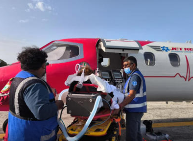 IMSS traslada en ambulancia aérea a menor de Campeche