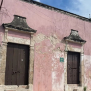 Buscan a los dueños de casonas abandonas en Campeche