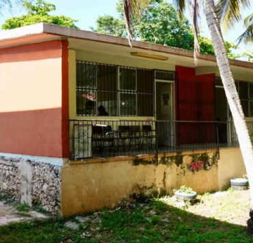 Rescatan escuela abandonada durante dos años