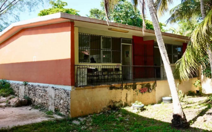 Rescatan escuela abandonada durante dos años