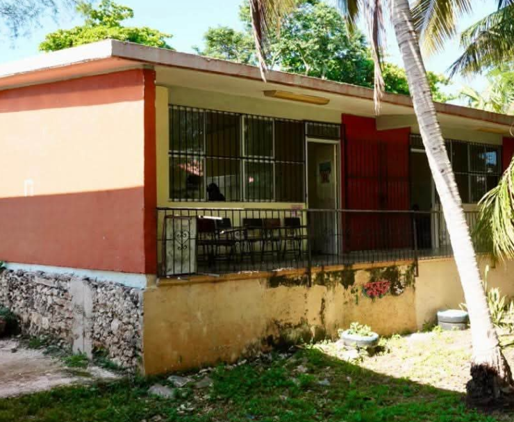 Rescatan escuela abandonada durante dos años
