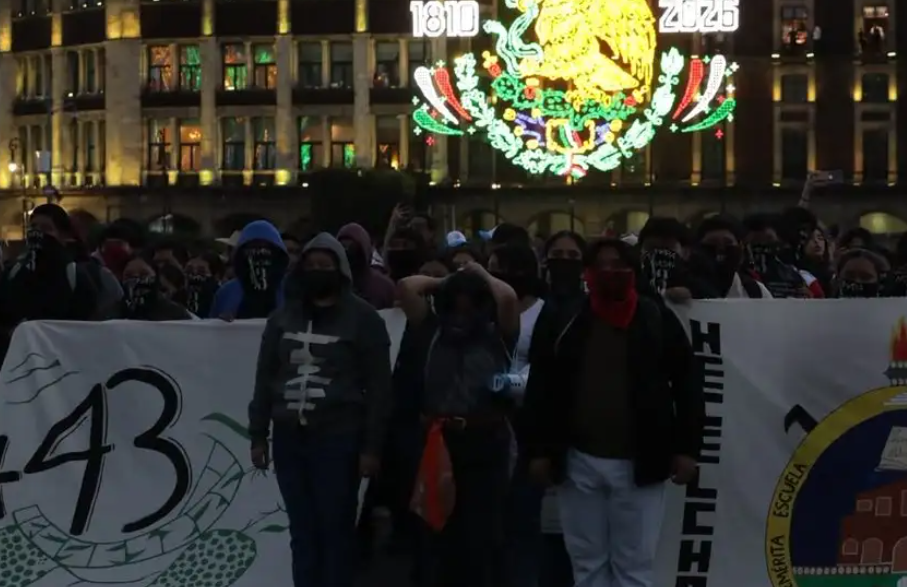 ¡Indignación nacional tras 12 años sin respuesta de los 43 normalistas!