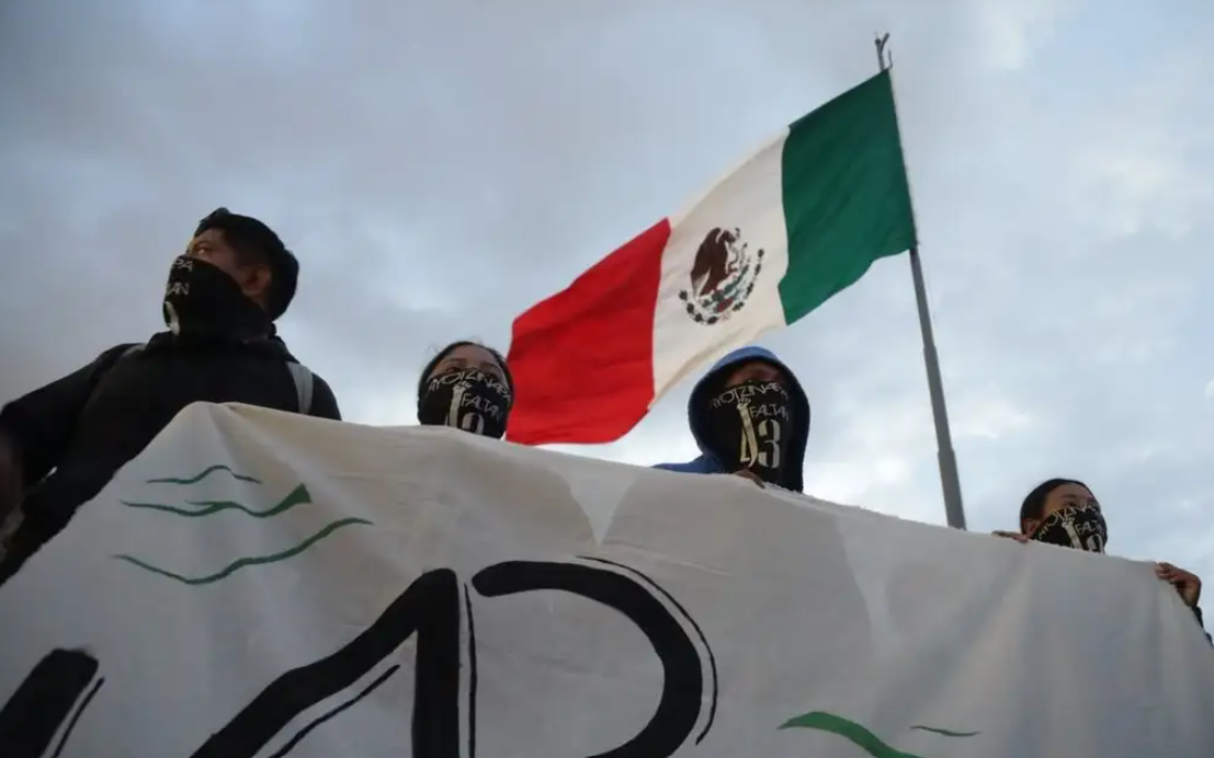 12 años sin respuesta de los 43 normalistas: Movilización masiva en el Zócalo
