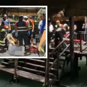 Hombre es rescatado del agua en Ciudad del Carmen