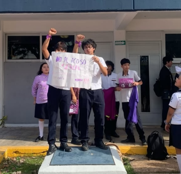 Protestan por acoso escolar con IA