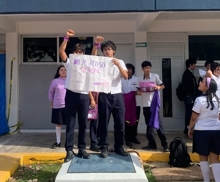 Protestan por acoso escolar con IA