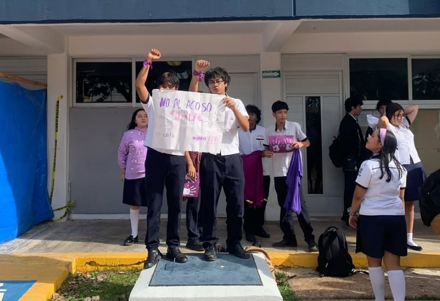 Protestan por acoso escolar con IA