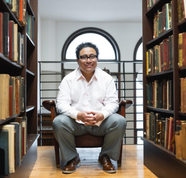 Campechano conquista el oro en los International Latino Book Awards