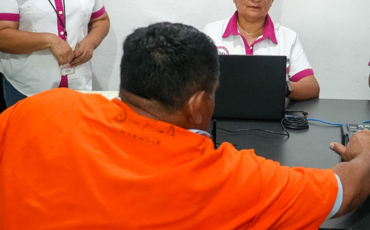 Entregan credenciales a internos de Kobén