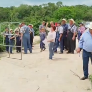 Menonitas recuperan tierras después de dura batalla legal