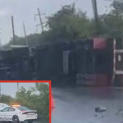 Tráiler vuelca de madrugada en Campeche