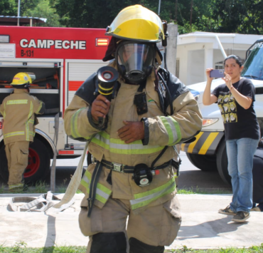 Bomberos simulan incendio en Ximbal