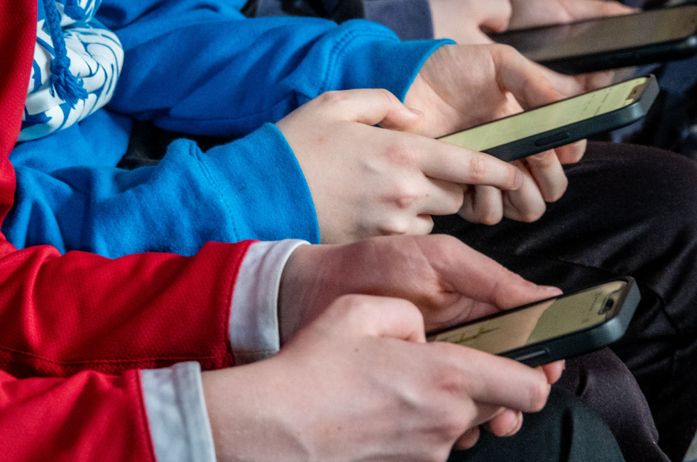 Reclutamiento de menores por internet: una amenaza creciente