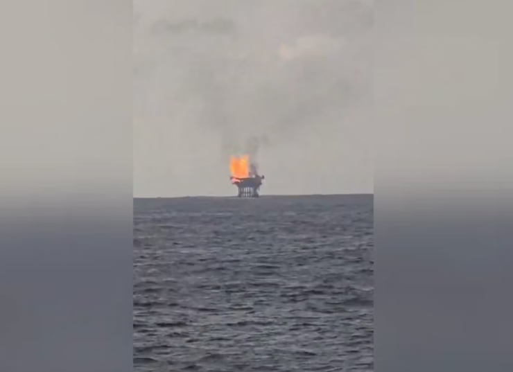 Descarta Pemex lesionados por incendio en plataforma de Campeche