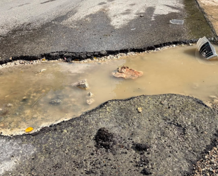 Los baches siguen creciendo en Campeche