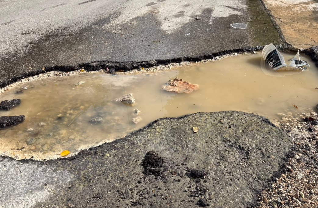 Los baches siguen creciendo en Campeche