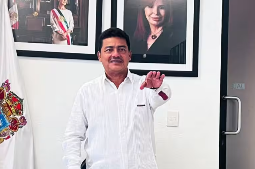 Cabildo aprueba la licencia definitiva del alcalde