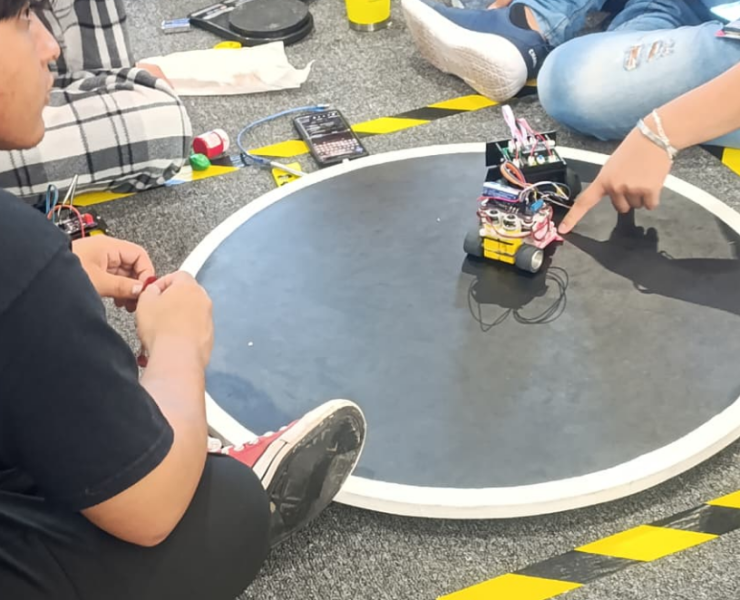 Impulsan talento juvenil en festival de robótica Campeche
