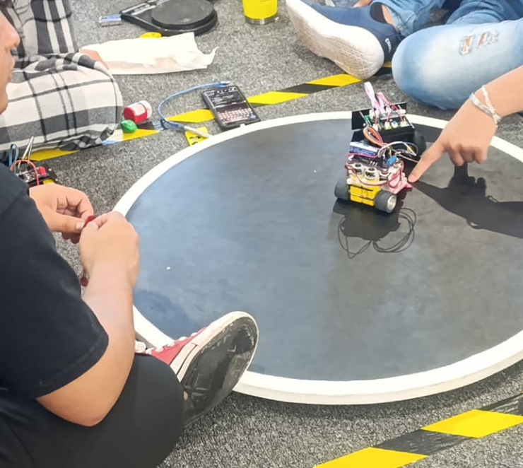 Impulsan talento juvenil en festival de robótica Campeche