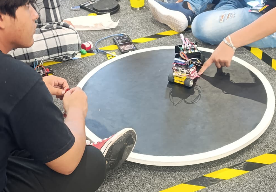 Impulsan talento juvenil en festival de robótica Campeche
