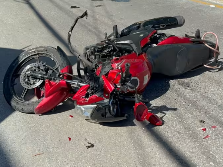 Motociclista se queda dormido y se estrella en Campeche